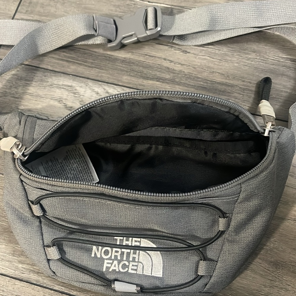 The North Face Waist bag 
Great condition 
Good quality - Picture 6 of 6